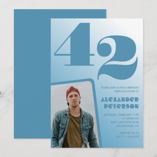 Blauwe Mannen Fotogradiënt 42e verjaardagsuitnodig Kaart (Voorkant / Achterkant)