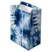 Blauwe Marine Witte Streep Tie Dye Medium Cadeauzakje (Voorkant Gekanteld)