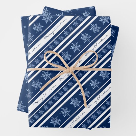 Blauwe marineschijf en witte snowflake papierblade inpakpapier vel (In situ)