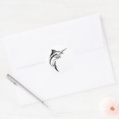 Blauwe marlijn springen geïsoleerd op wit ronde sticker (Envelop)