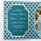 Blauwe Marokkaanse Quatrefoil Patroon Bruiloftsfot Drieluik Uitnodiging (Binnenzijde eerst)