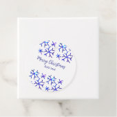 Blauwe metallic glanzende sneeuwvlokken kerstpatro bedankjes labels (In situ)