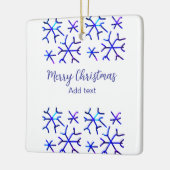 Blauwe metallic glanzende sneeuwvlokken kerstpatro keramisch ornament (Links)