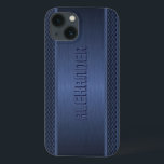 Blauwe metallische geborstelde aluminium geometris iPhone 13 hoesje<br><div class="desc">Donkerblauw metalen achtergrond,  eenvoudig geborsteld aluminium met blauwe geometrische strepen patroonaccenten. Aangepast en optioneel monogram. Beschikbaar op andere producten</div>