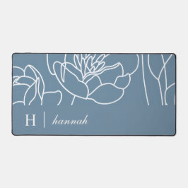 Blauwe Moderne Elegante Wilde Bloem Monogram Naam Bureaumat