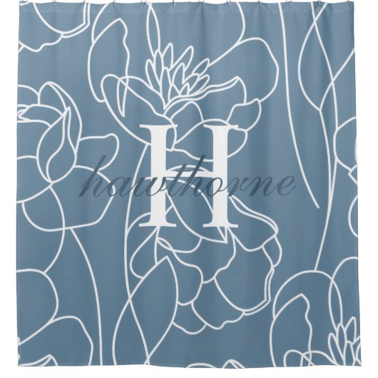 Blauwe Moderne Elegante Wilde Bloem Monogram Naam Douchegordijn (Voorkant)