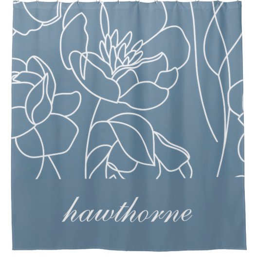 Blauwe Moderne Elegante Wilde Bloem Monogram Naam Douchegordijn (Voorkant)