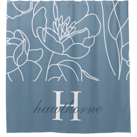 Blauwe Moderne Elegante Wilde Bloem Monogram Naam Douchegordijn (Voorkant)