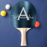 Blauwe moderne Folie monogram metallische sport Tafeltennisbatje<br><div class="desc">Blue Faux Metallic Folie Elegant Monogram Ping Pong Paddle. Deze monogrammed Ping Pong Paddle kan worden aangepast om uw initiaal en voornaam te omvatten en maakt een groot meisje-zoete 16 verjaardag of trouwreceptie of een bacheloretparty gift.</div>