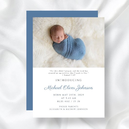 Blauwe moderne scriptie baby jongen geboorte foto aankondiging