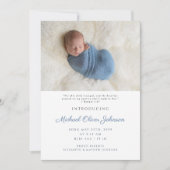 Blauwe moderne scriptie baby jongen geboorte foto aankondiging (Voorkant)