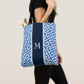 Blauwe monogram Griekse sleutel  Tote Bag (Dichtbij)