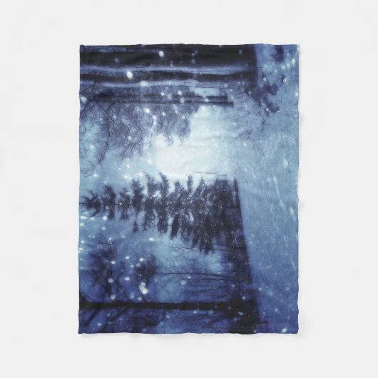 Blauwe Moonlit Magische Bos Winter Scène Fleece Deken (Voorkant)