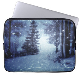 Blauwe Moonlit Magische Bos Winter Scène Laptop Sleeve