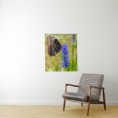 Blauwe morpho vlinder op een moeras orchidee wandkleed (In situ)
