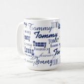 Blauwe naam overal in het wit koffiemok (Voorkant links)