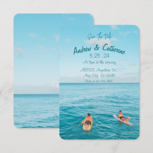 Blauwe oceaan surfer moderne bruiloft kaart (Voorkant / Achterkant)