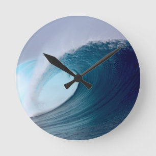 Blauwe oceaansurfgolven ronde klok