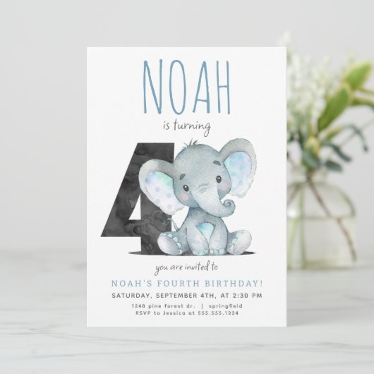 Blauwe olifant vierde verjaardag uitnodiging (Staand voorkant)