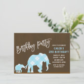 Blauwe olifanten bruine moderne geboortedag om het kaart (Staand voorkant)