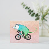 Blauwe opossum op de fiets uitnodiging briefkaart (Staand voorkant)