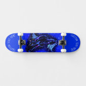 Blauwe paarden die in het Skateboard van de Tekst (Horizontaal)