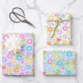 Blauwe, paarse en roze meerkleurige lentebloemen inpakpapier vel