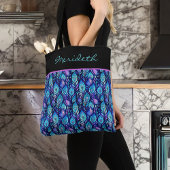 Blauwe Paarse pauwenveren op zwart monogram Tote Bag
