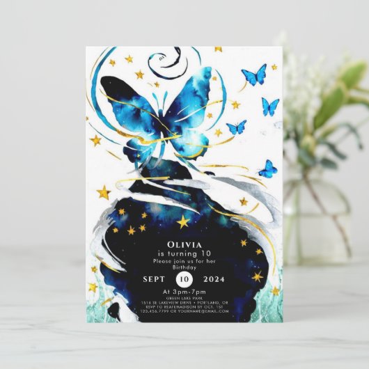 Blauwe pastel vlinder verjaardag kaart (Staand voorkant)