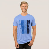 Blauwe pastelplaneet ontwerp in penseelstreek Tri-Blend shirt (Voorkant volledig)
