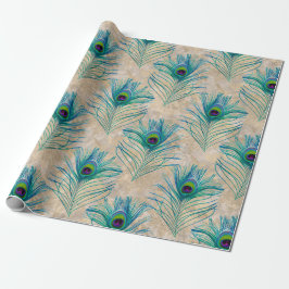 Blauwe peacock-veren op lichtbruin cadeaupapier