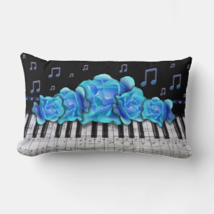 Blauwe pianotoetsen en noten kussen