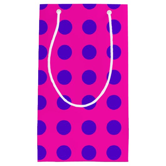 Blauwe pokstippen op fuchsia klein cadeauzakje (Voorkant)
