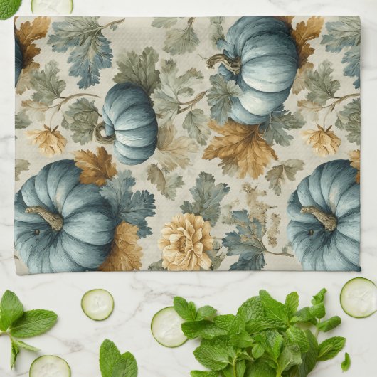 Blauwe pompoen en herfstbladeren Herfst Theedoek (Gevouwen)