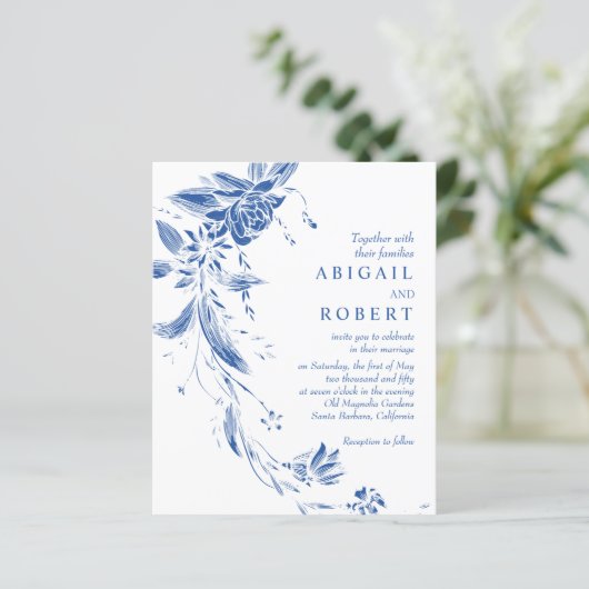 Blauwe QR code bloemenbudget bruiloft uitnodiging (Staand voorkant)