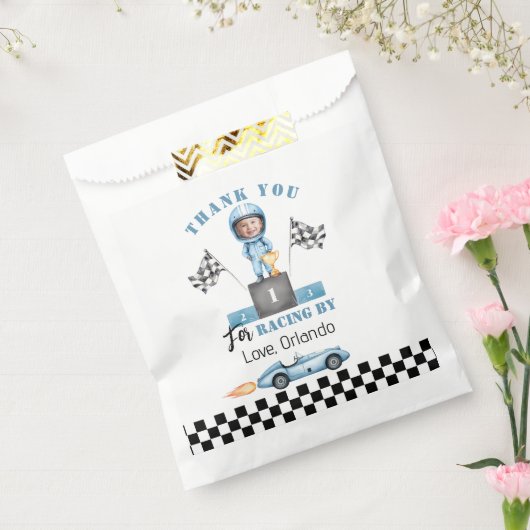 Blauwe race auto Boy Racer Foto Verjaardag bedankt Bedankzakje (Gezegeld)