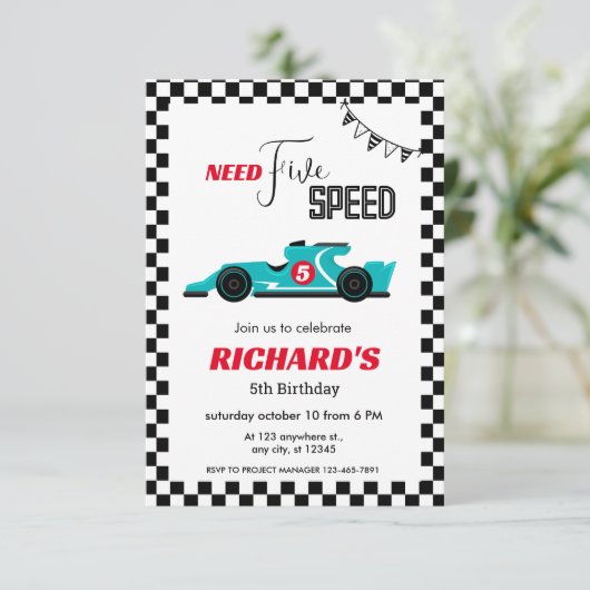 Blauwe Race Auto Verjaardag | Vereist vijf snelhed Kaart (Staand voorkant)