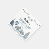 Blauwe raceauto eerste ronde op de baan verjaardag servet (Hoek)