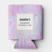 Blauwe rechthoekvormen op roze achtergrond Birthda Blikjeskoeler (Achterkant)