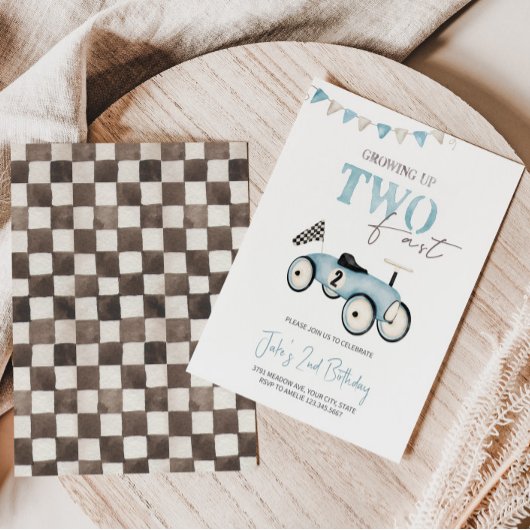 Blauwe Retro Race Auto Ride-On Verjaardag Uitnodig Kaart