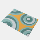 Blauwe retro stijl cirkels op gele achtergrond deurmat (Schuin)