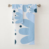 Blauwe retro stijl madeliefjes en donkerblauwe sti bad handdoek (Insitu)