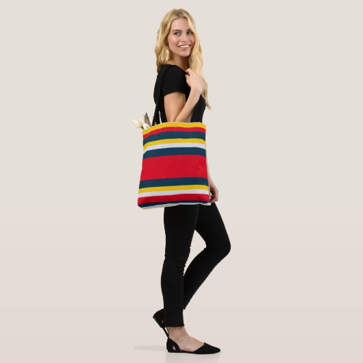 Blauwe rode gele strepen tote bag (Op model)