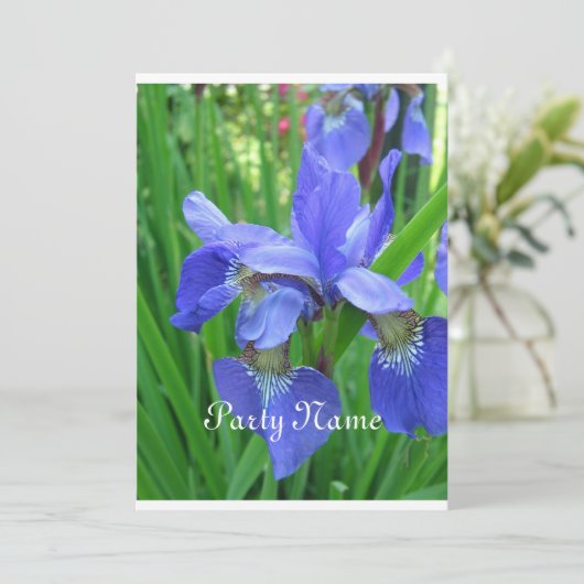Blauwe rode iris en groene bladeren kaart (Staand voorkant)