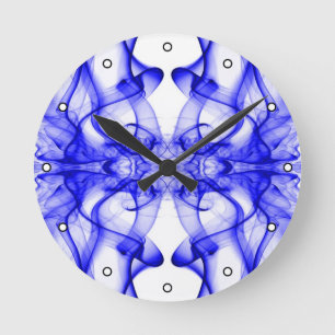 Blauwe rook symmetrische minimalistische witte ronde klok