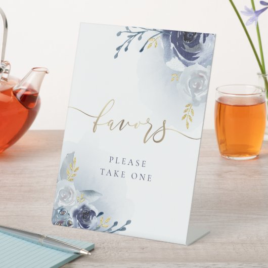 Blauwe rozen gunsten voetstuk teken reclamebord met voetstuk (Insitu)