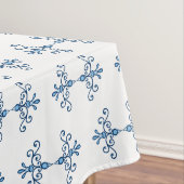 Blauwe scherp op wit diamantpatroon tafelkleed (Voorbeeld)