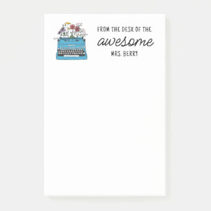  blauwe schrijfmachine vanaf het bureau van post-it® notes