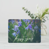 Blauwe scilla bloemen in de voorjaarstuin feestdagenkaart (Staand voorkant)