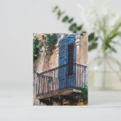 Blauwe Siciliaanse deur op het balkon Briefkaart (Staand voorkant)